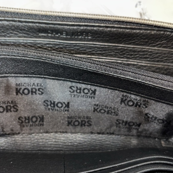 Michael Kors Rose Gold Plate Black Pebbled Leather Continental Wallet - Picture 4 of 9